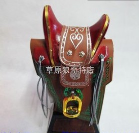 哔咔漫画
特产工艺品马鞍 送礼特色礼品 婚礼用品马鞍子礼品民族特色